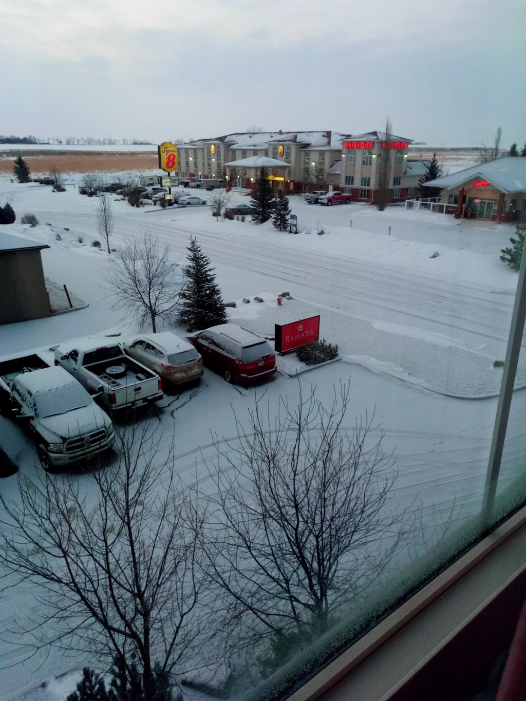 Ramada by Wyndham High River | 1512 13 Ave SE, High River, AB T1V 2B1, Canada | Phone: (403) 603-3183