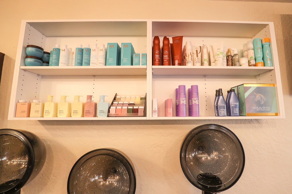 Dean Heights Beauty Salon | 2877 Foul Bay Rd, Victoria, BC V8R 5C5, Canada | Phone: (250) 592-7633