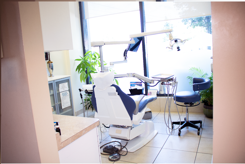Shorser M Dr Dentistry By The Lake | 2083 Lake Shore Blvd W, Etobicoke, ON M8V 4G2, Canada | Phone: (416) 255-9121