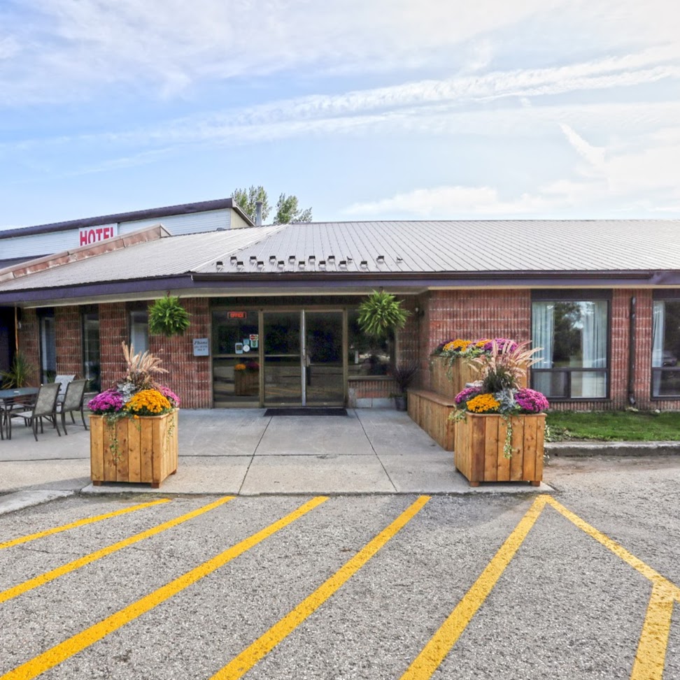 King Hotel | 112 King St, Palmerston, ON N0G 2P0, Canada | Phone: (519) 343-3906