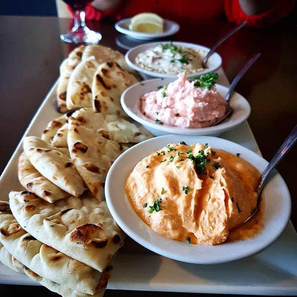 Plaka | 210 Rue Sainte-Catherine local 103a, Saint-Constant, QC J5A 2J4, Canada | Phone: (450) 638-2884