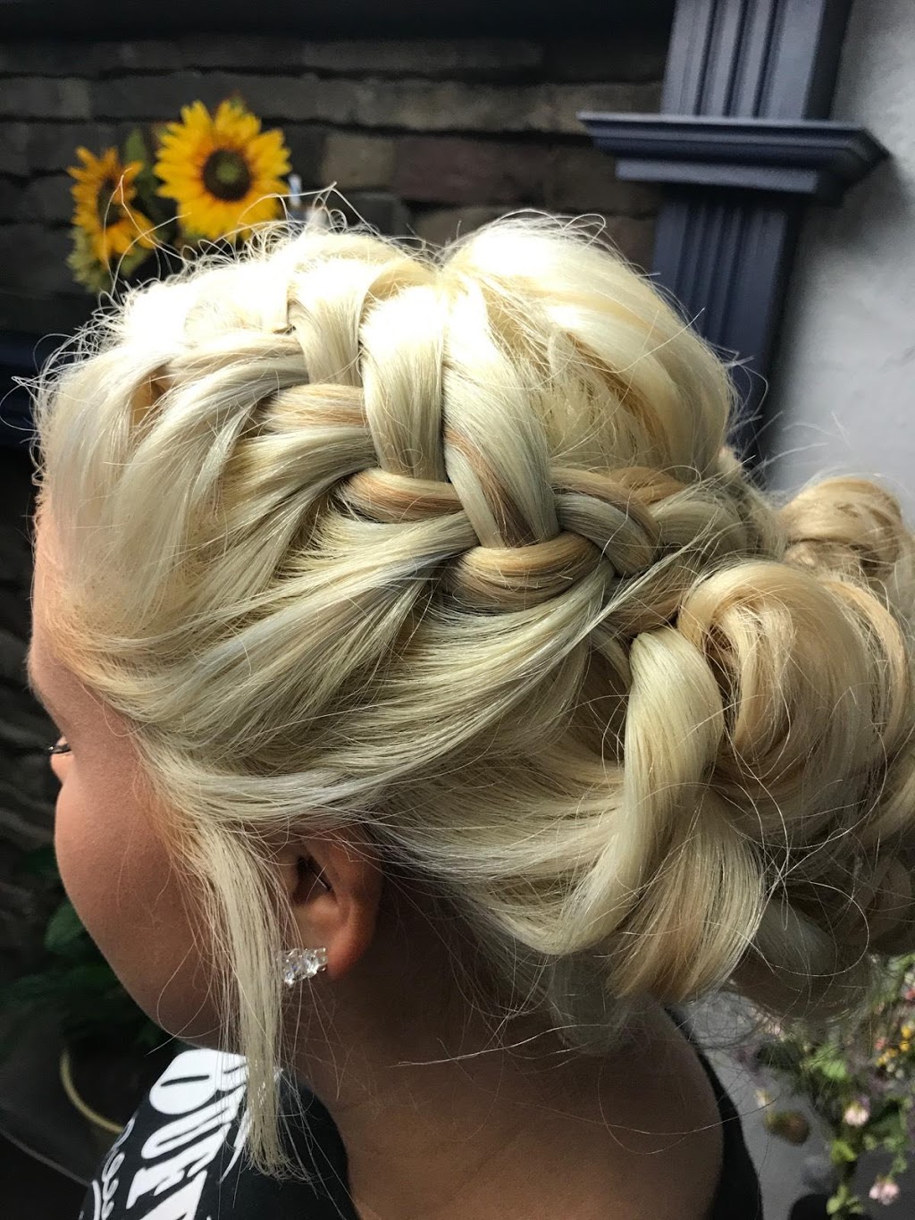 Divina Salon | 1780 Abbott Rd, Buffalo, NY 14218, USA | Phone: (716) 364-4055