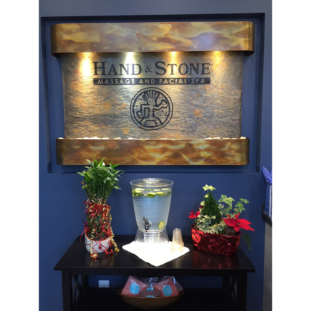 Hand & Stone Massage and Facial Spa - Bayview Village | 27 Rean Dr, North York, ON M2K 0A6, Canada | Phone: (647) 748-4263