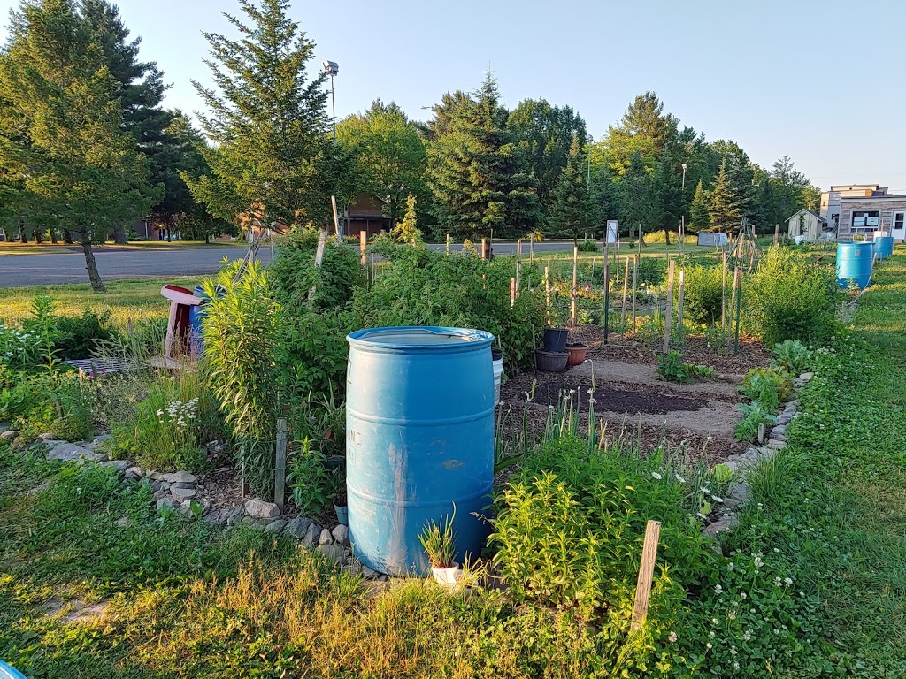 Pères Trinitaires | 200 Boulevard Robert, Granby, QC J2H 0R2, Canada | Phone: (450) 372-5125