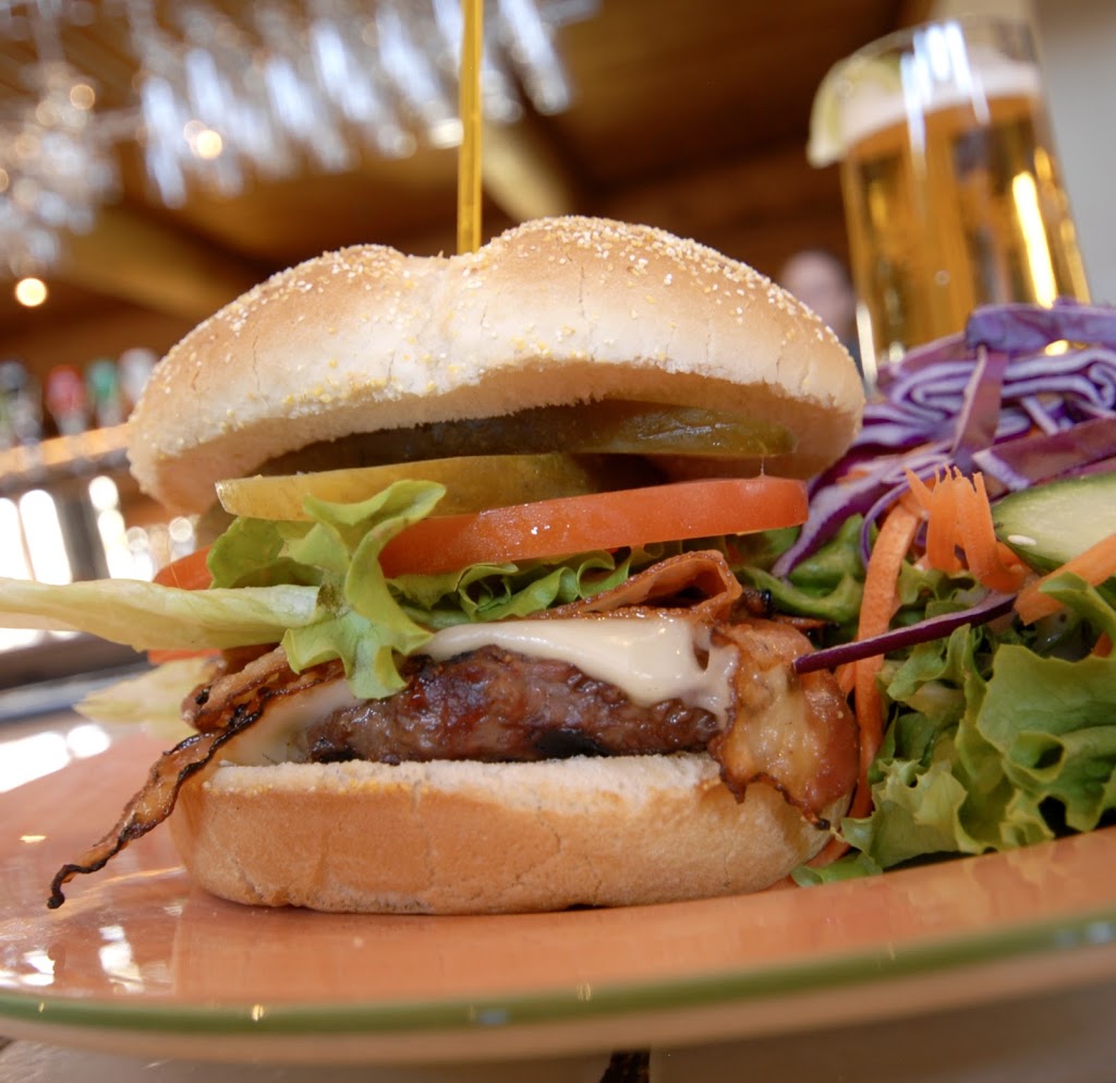 Le Zouk - Resto Pub Le Zouk | 530 Rue Notre Dame, Montebello, QC J0V 1L0, Canada | Phone: (819) 423-2080