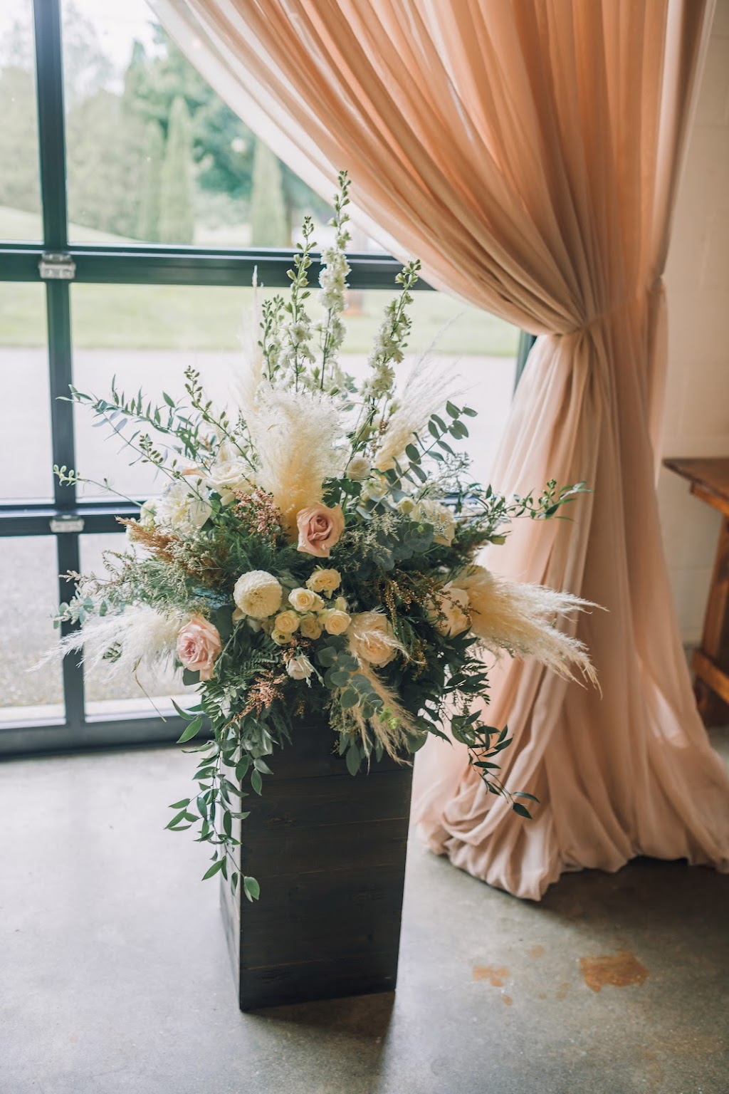 Lyric Flowers | 123 Queen St E, St. Marys, ON N4X, Canada | Phone: (519) 284-0808