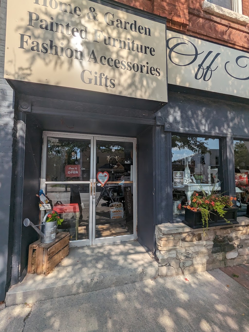 Off The Porch Gifts & Crafts | 18 Forsyth St, Marmora, ON K0K 2M0, Canada | Phone: (705) 653-6140