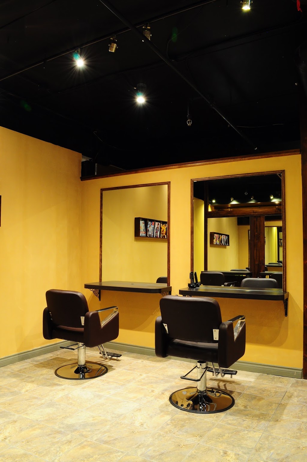 Hair Museum | 9011 Leslie St Unit 208, Richmond Hill, ON L4B 3B6, Canada | Phone: (905) 597-9377