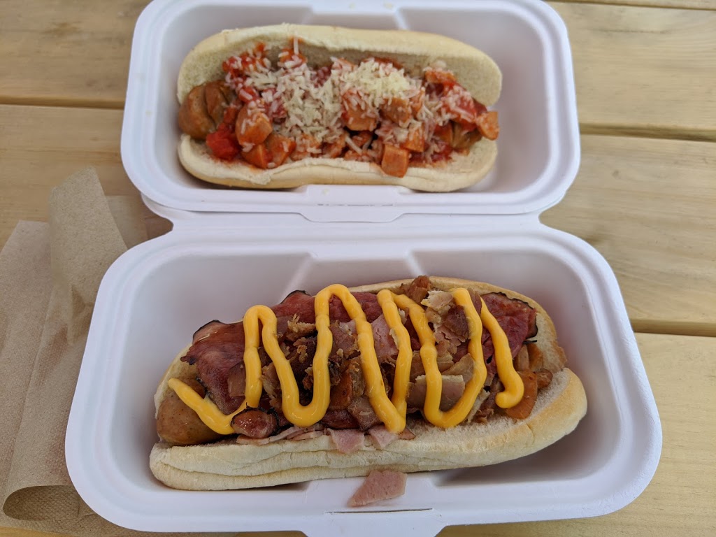 Big Ds Dog House and Poutine | Hazeldean Rd &, Sweetnam Dr, Ottawa, ON K2S 1B9, Canada | Phone: (613) 295-2125