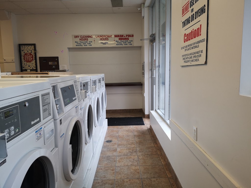 Lake & Carlton Laundromat | 117 Carlton St, St. Catharines, ON L2R 1R5, Canada | Phone: (905) 685-0933