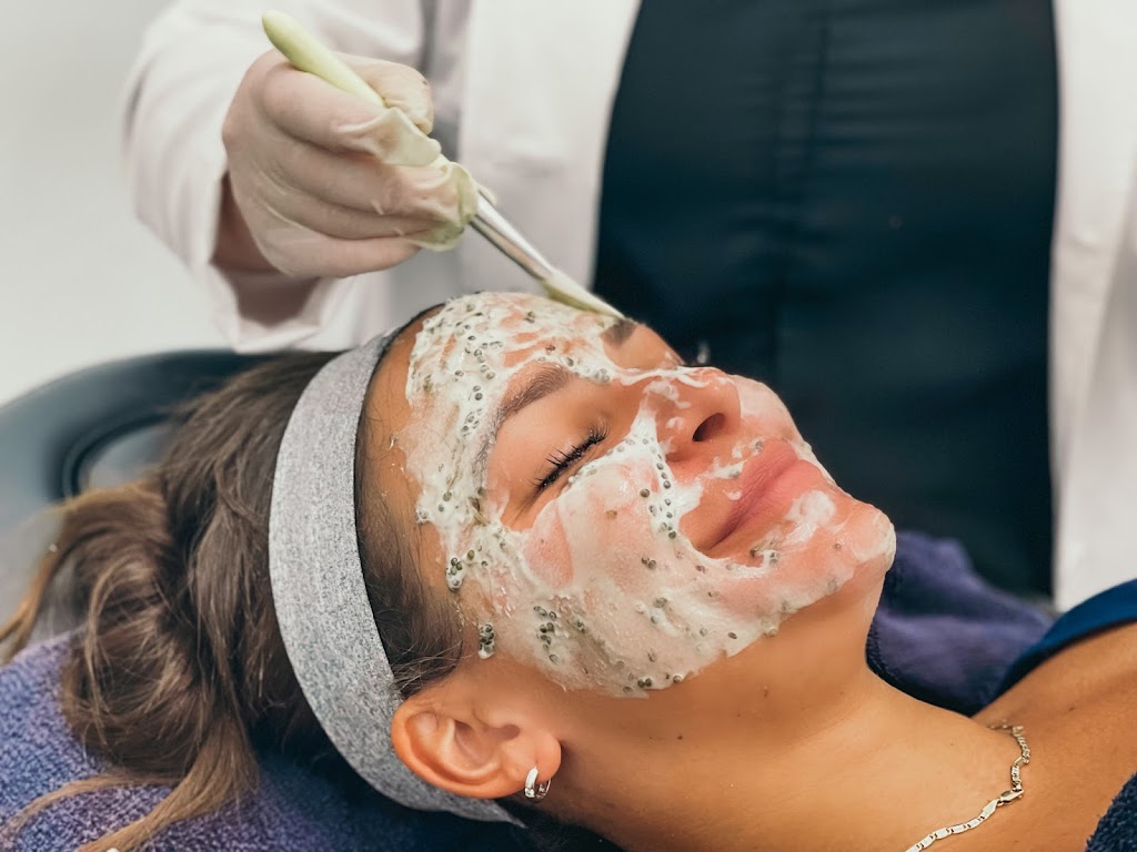 The Beauty Lab Medical Cosmetics | 373 Cheese Factory Rd, Lindsay, ON K9V 4R3, Canada | Phone: (705) 928-9806