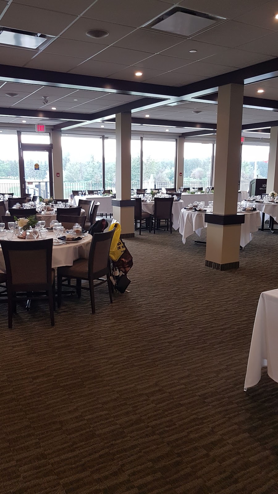 Glendale Golf & Country Club | 12410 199 St NW, Edmonton, AB T5V 1T8, Canada | Phone: (780) 447-3529