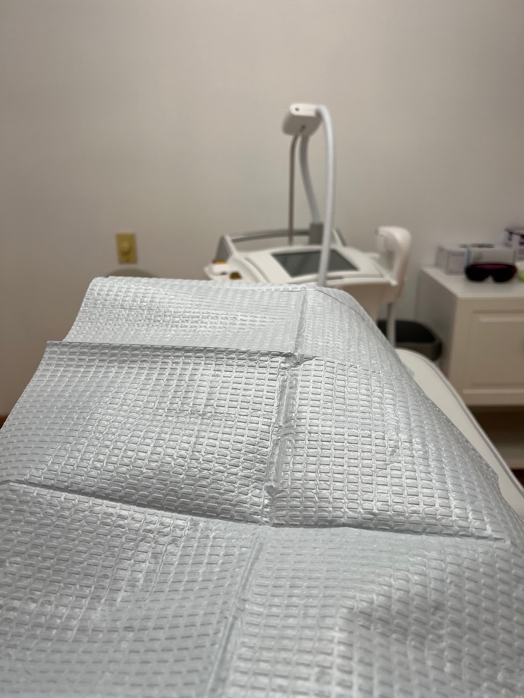Peach Lasers | 1783 Plessis Rd Unit 2, Winnipeg, MB R3W 0B3, Canada | Phone: (204) 318-6817