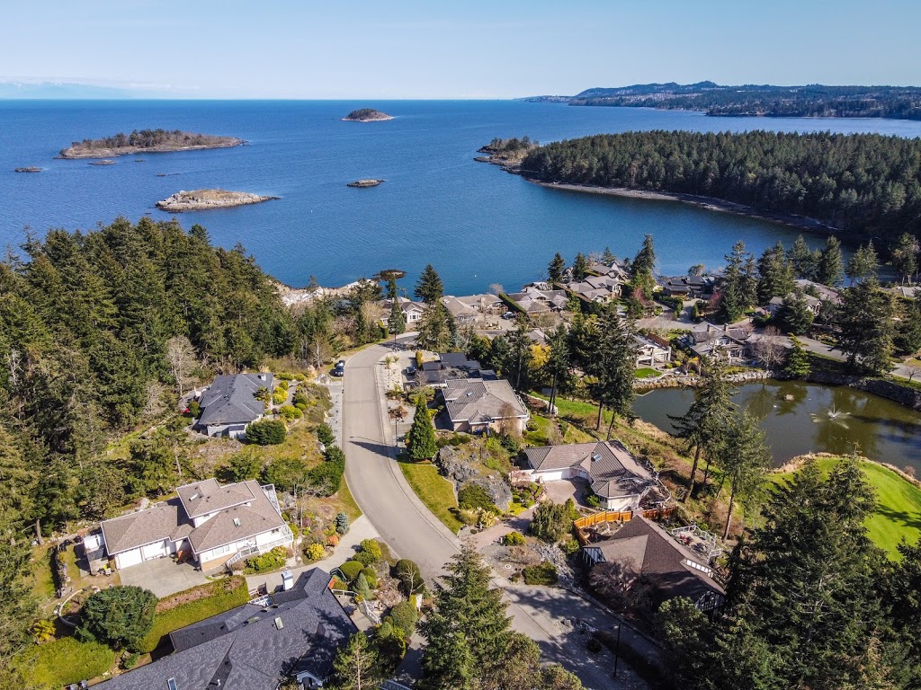 Island Aspect Photography and Design | 674 Foster Dr, Parksville, BC V9P 1A8, Canada | Phone: (250) 240-3475