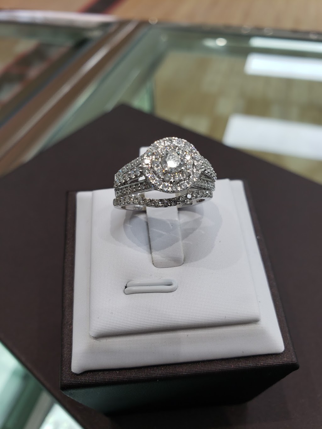 JEWELS | The Centre Mall, 3510 8 St E, Saskatoon, SK S7H 0W6, Canada | Phone: (306) 974-0904