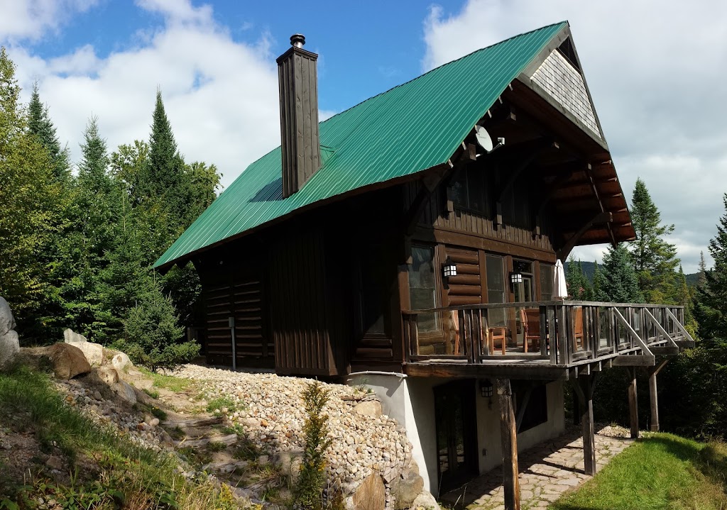 RCNT Chalet #34 | 23 Des, Chemin des Buissons, Lac-Supérieur, QC J0T 1P0, Canada | Phone: (844) 370-0257