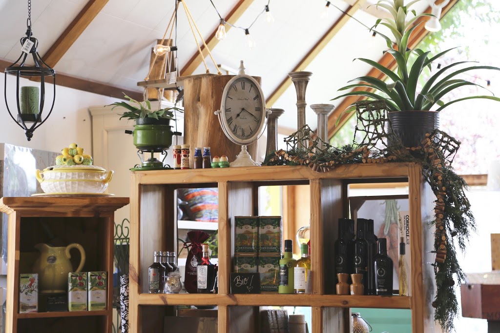 Fleuriste St-Donat Enr | 984 Rue Principale, Saint-Donat-de-Montcalm, QC J0T 2C0, Canada | Phone: (819) 424-2661