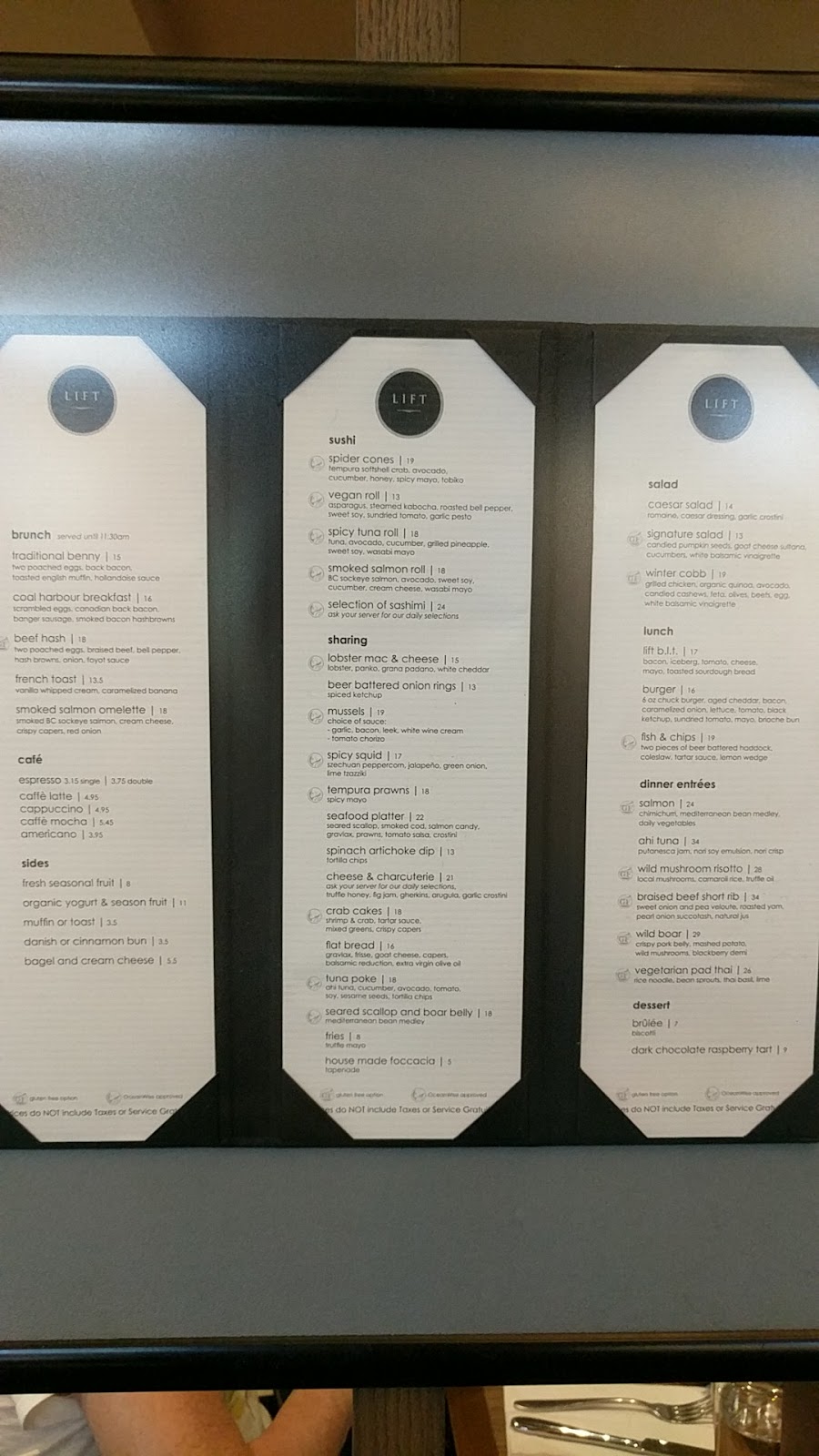 Life Bar Grill View | 3380 Grant McConachie Way, Richmond, BC V7B 0A5, Canada