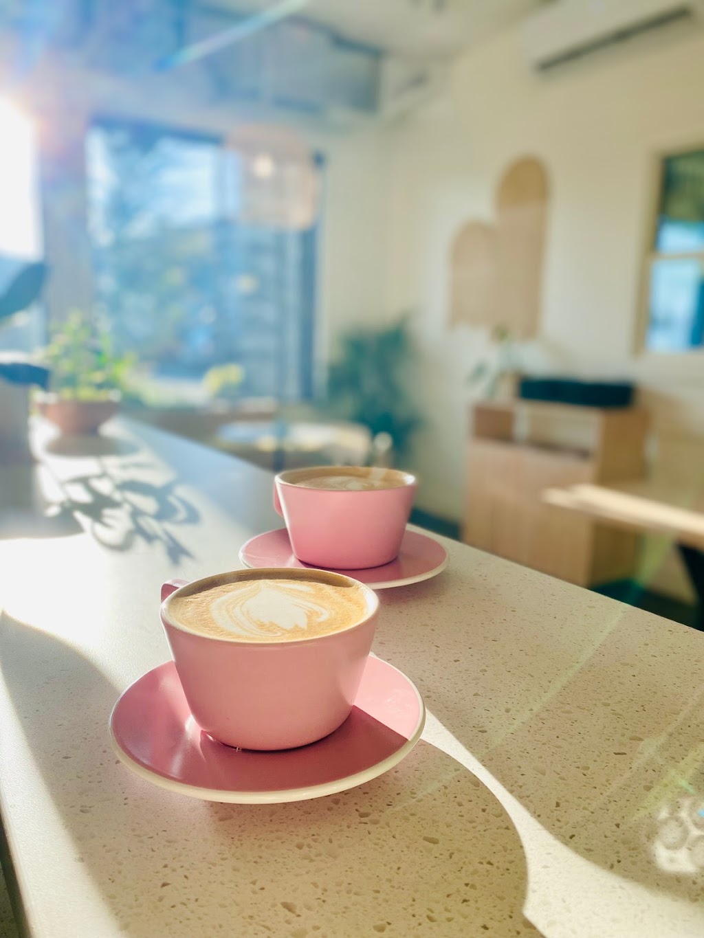 iluka espresso | 101 Island Hwy #100, Victoria, BC V9B 1E8, Canada | Phone: (250) 590-4338