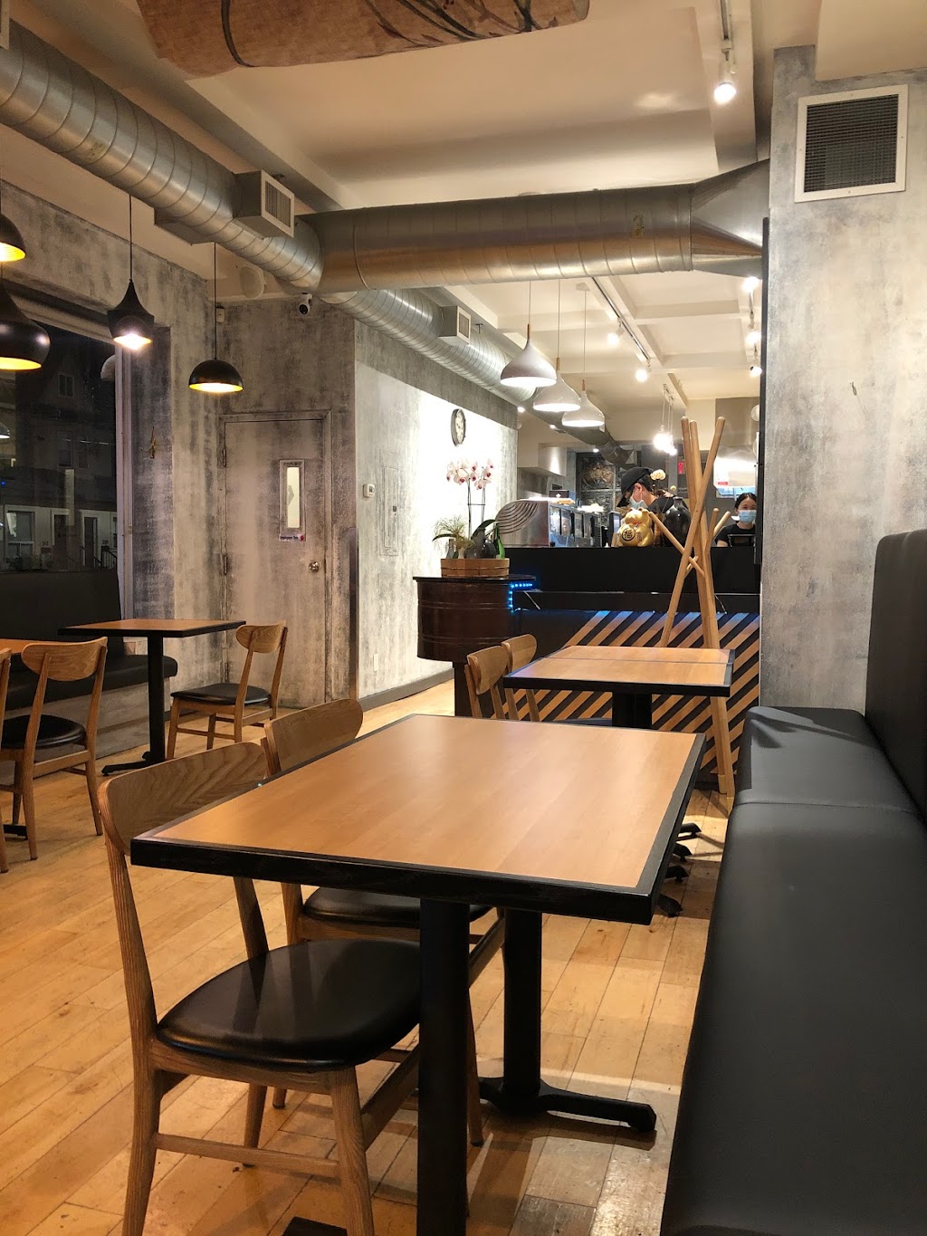 Sushi on Gerrard | 1289 Gerrard St E, Toronto, ON M4L 1Y6, Canada | Phone: (416) 466-9889