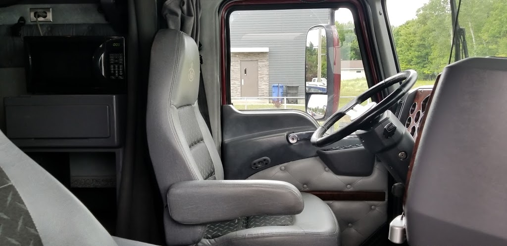 Lave Auto Thibeau | 2489b Boulevard Thibeau, Trois-Rivières, QC G8T 1G1, Canada | Phone: (819) 909-6958