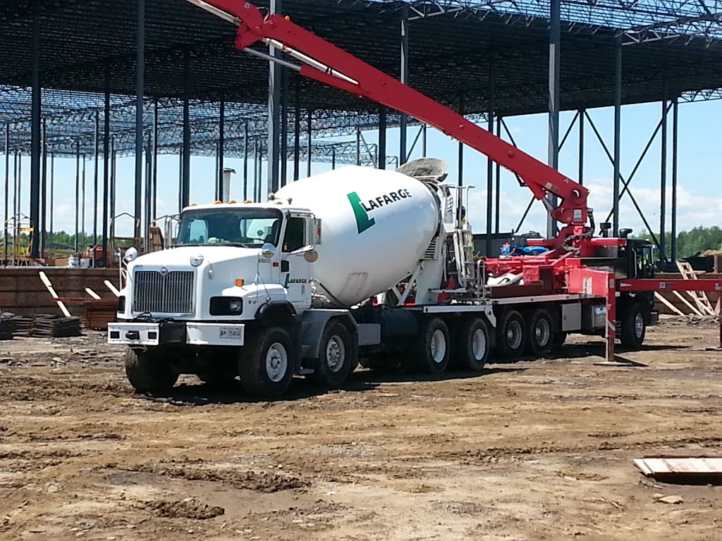 Giant Tiger Distribution Center | 2 Newport Dr, Prescott, ON K0E 1T0, Canada