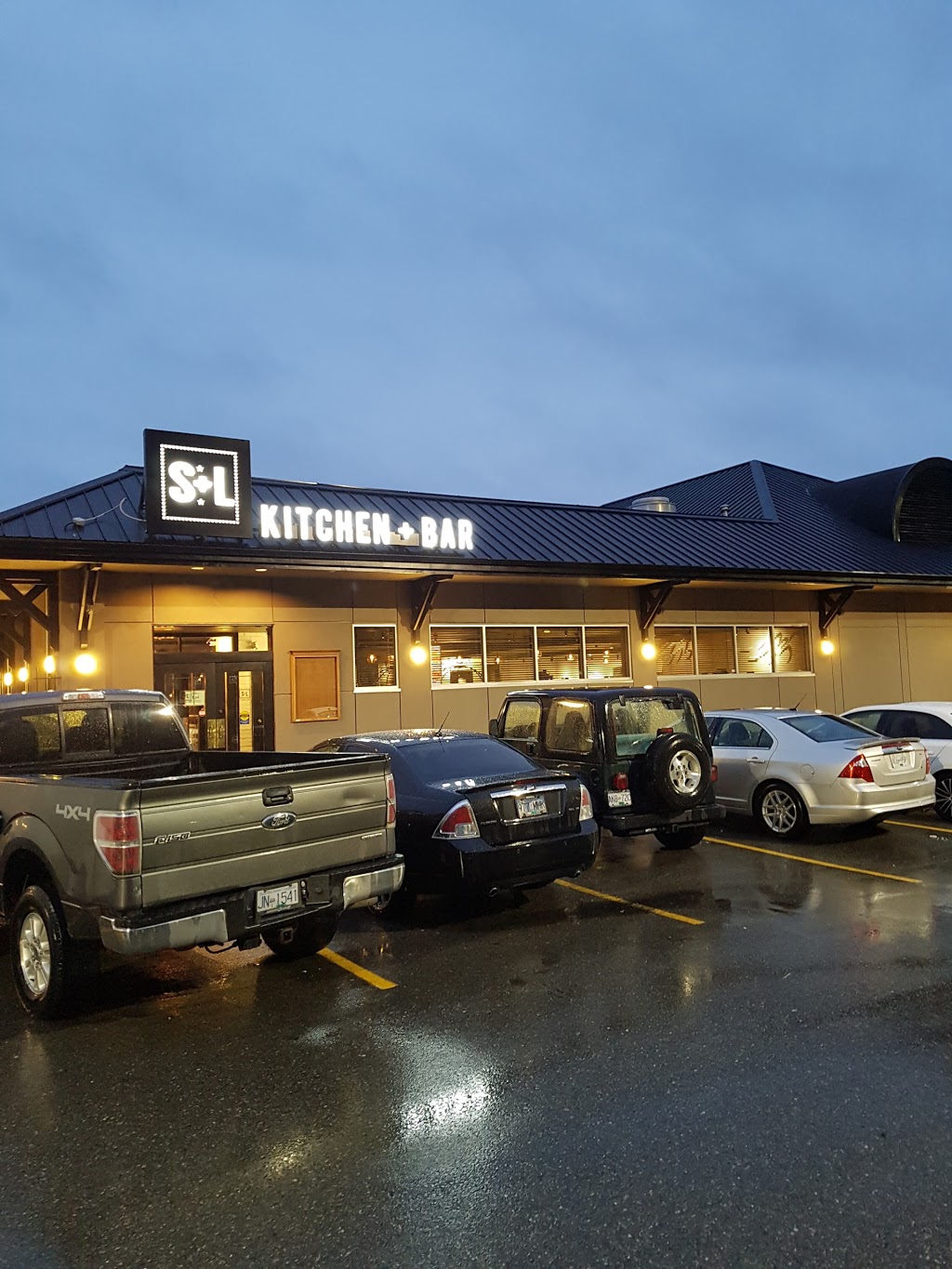 S+L Kitchen & Bar Abbotsford | 200 – 2070 Sumas Way, Abbotsford, BC V2S 2C7, Canada | Phone: (604) 744-3446