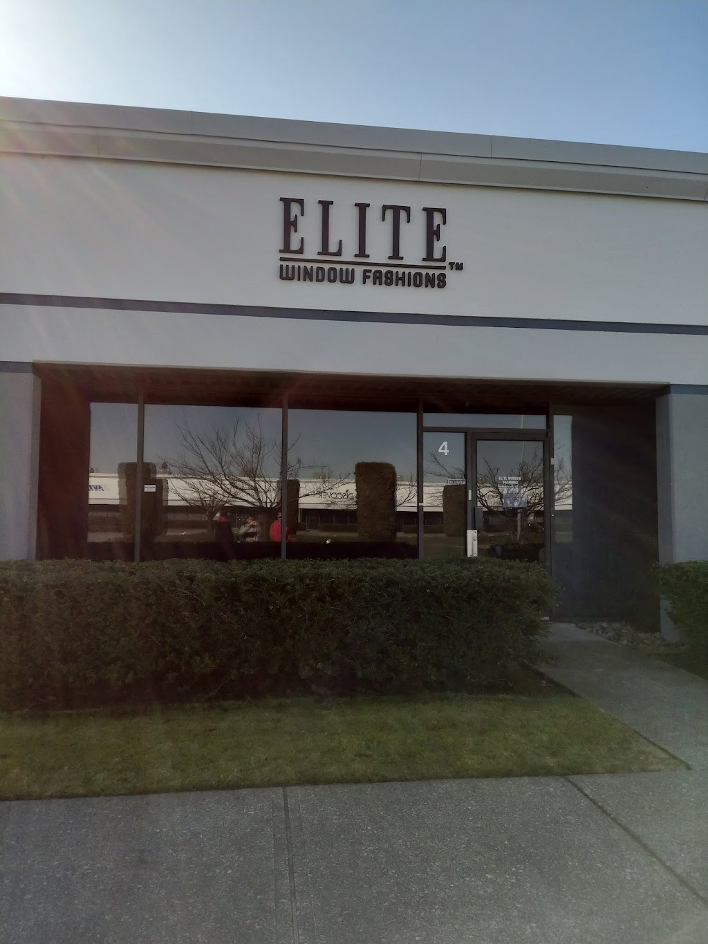 Elite Window Fashions | 13520 Crestwood Pl, Richmond, BC V6V 2G2, Canada | Phone: (604) 247-1441