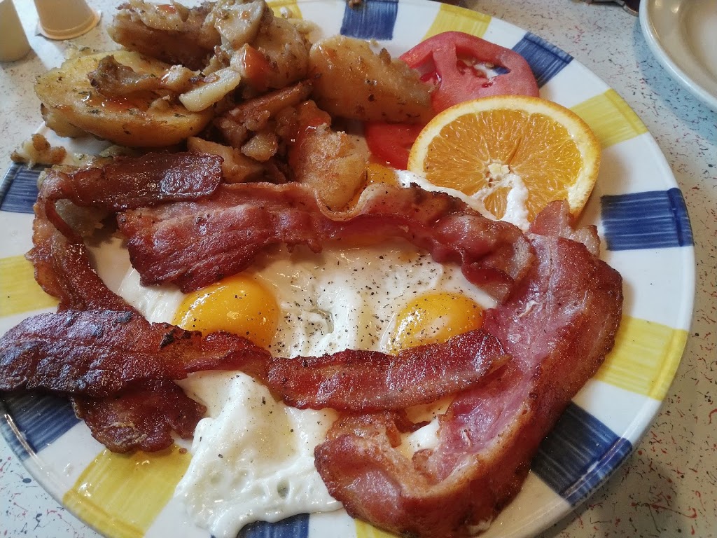 Wimpys Diner | 3555 St Clair Ave E, Scarborough, ON M1K 1L6, Canada | Phone: (416) 261-9584