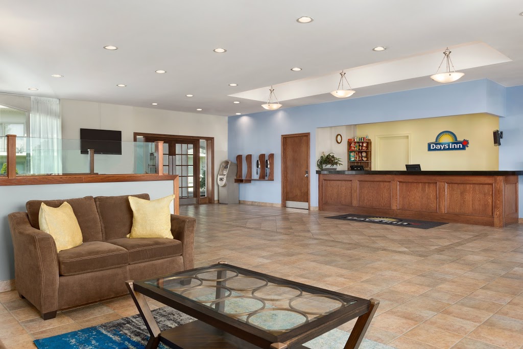 Days Inn by Wyndham London | 1100 Wellington Rd, London, ON N6E 1M2, Canada | Phone: (519) 681-1240