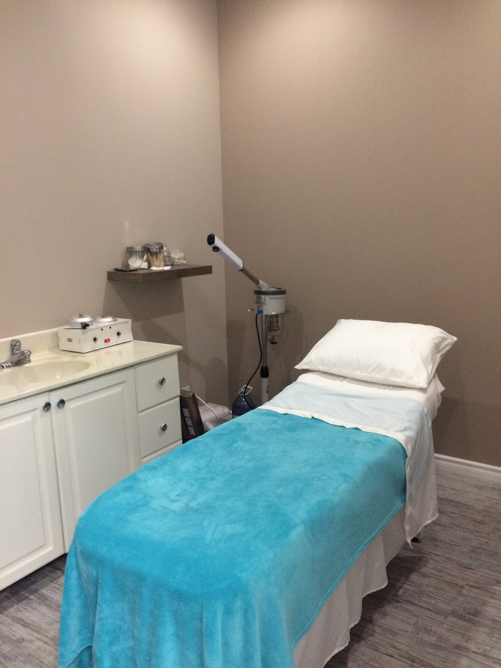 Re Spa Day Spa | 127 Toronto Rd, Port Hope, ON L1A 3S5, Canada | Phone: (905) 800-1434