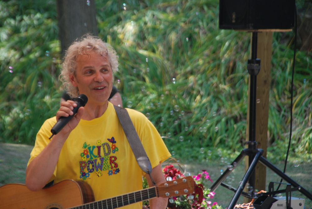 Dan the Music Man | 10 Applefield Dr, Scarborough, ON M1P 3X9, Canada | Phone: (416) 410-7765
