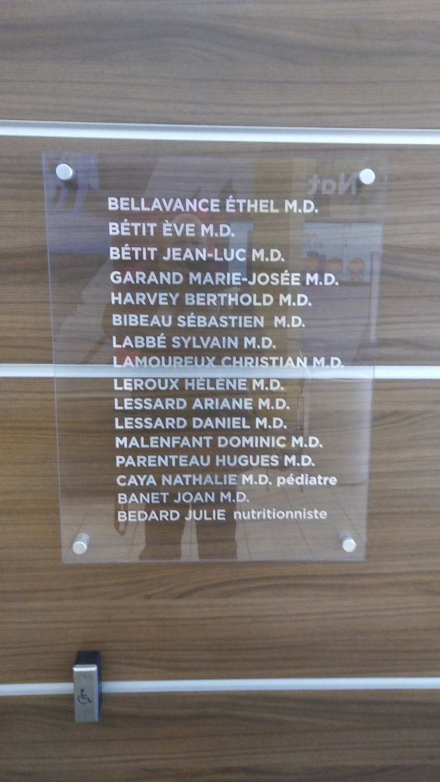 Medical Clinic Notre-Dame | 1111 Boulevard Jutras E, Victoriaville, QC G6S 1C1, Canada | Phone: (819) 260-4411