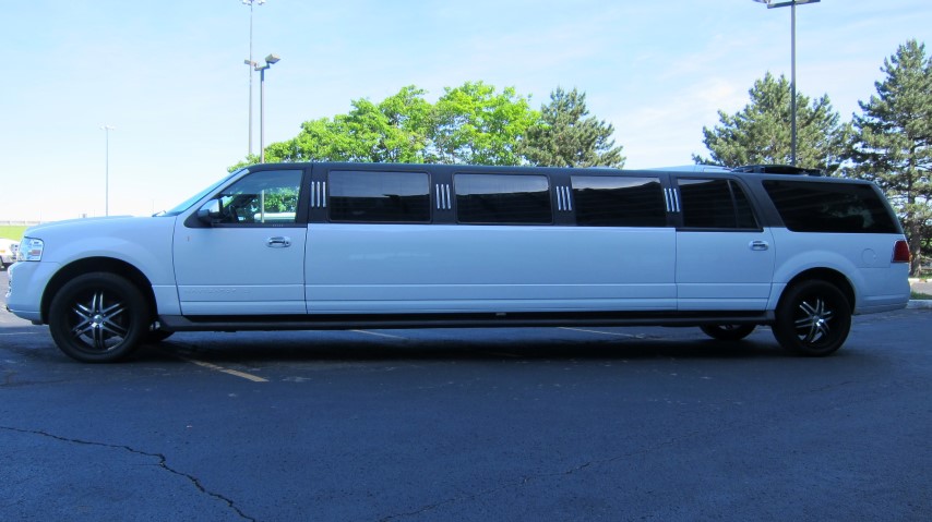Prestige Limousine Service | 6130 Corwin Ave, Niagara Falls, ON L2G 5L6, Canada | Phone: (905) 357-5466