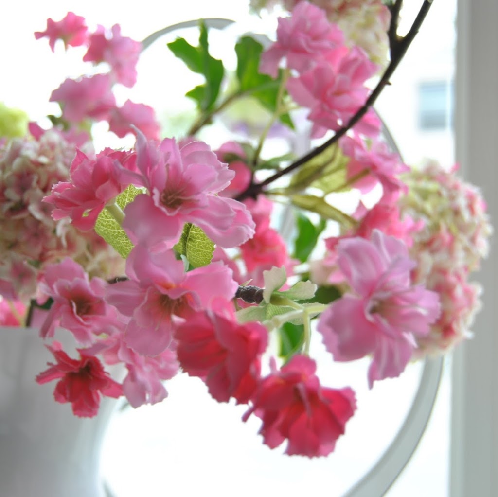 Labelle Flowers | 270 George St, Arthur, ON N0G 1A0, Canada | Phone: (519) 848-5027