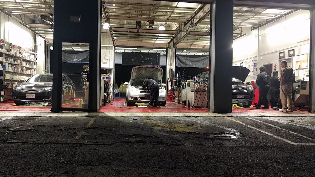 Mr. Lube | 793 Spadina Rd, Toronto, ON M5P 2X5, Canada | Phone: (416) 787-7350