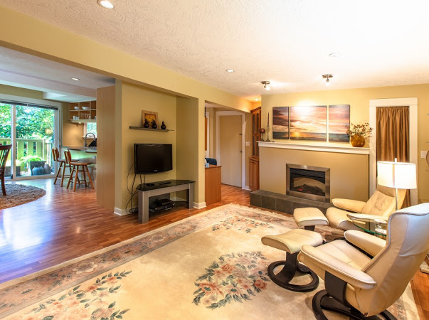 Gonzales Garden Suite | 332 Foul Bay Rd, Victoria, BC V8S 4G7, Canada | Phone: (250) 216-8427
