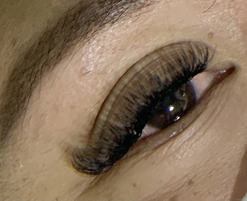Lengthwise Lash Studio | 1811 Purcell Way, North Vancouver, BC V7H 3H4, Canada | Phone: (604) 349-3689