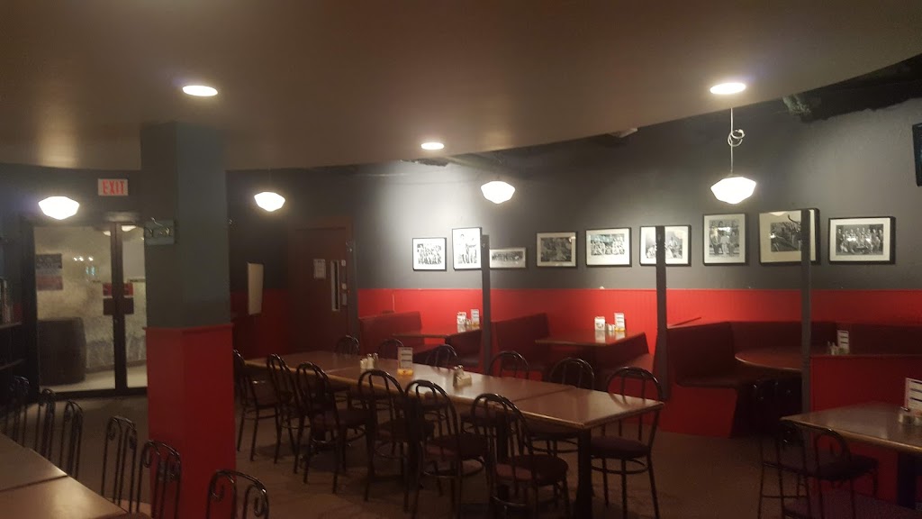 Fieldhouse Bar & Grill | 2451 Riverside Dr., Ottawa, ON K1H 7X7, Canada | Phone: (613) 736-6203