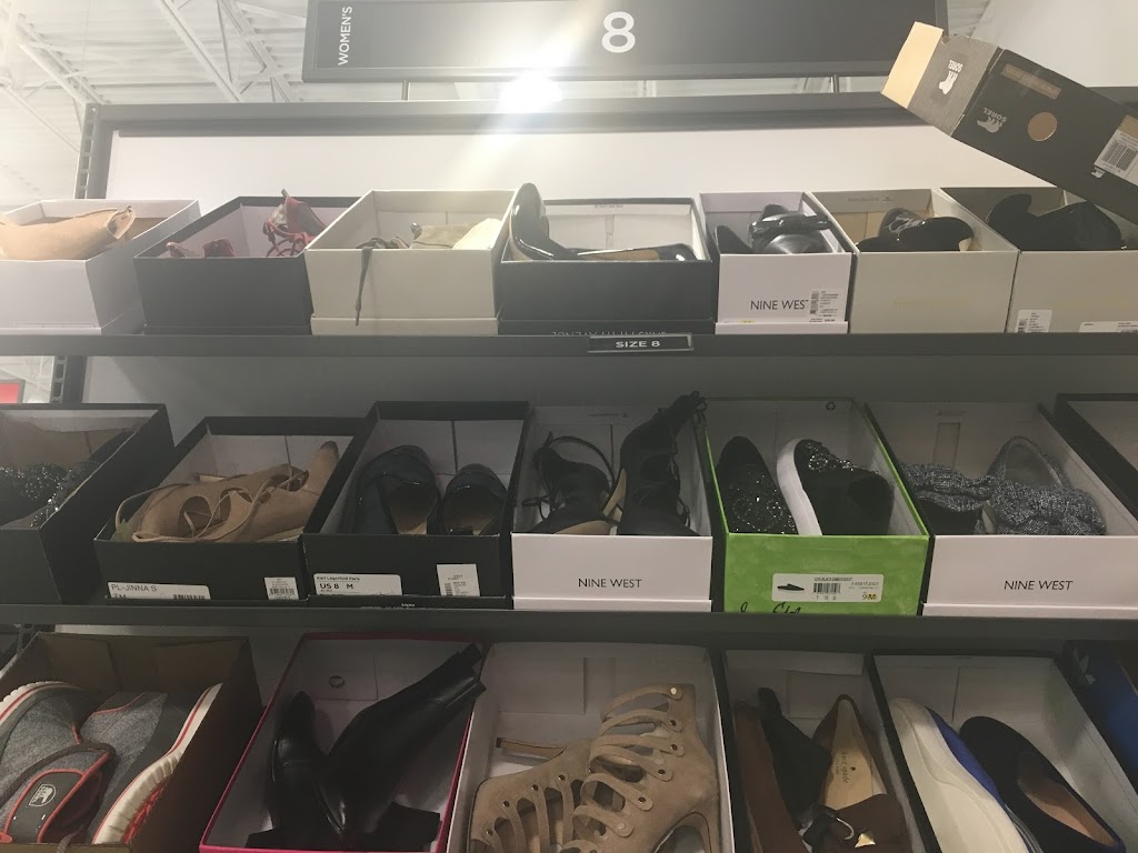 Saks OFF 5th | 5000 Canoe Pass Wy E, Tsawwassen, BC V4M 4G9, Canada | Phone: (604) 948-1055