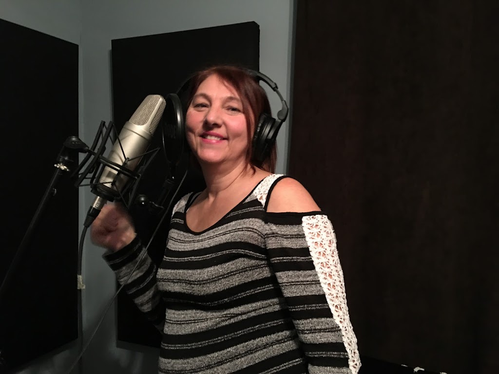 Studio Jen Régis | 1770 Rue Michaël, Chicoutimi, QC G7H 0C7, Canada | Phone: (418) 812-2077
