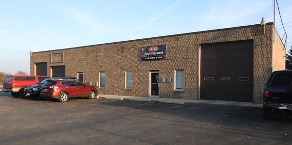 J & D Auto Glass | 940 Richmond St, Chatham, ON N7M 5J5, Canada | Phone: (519) 359-6364