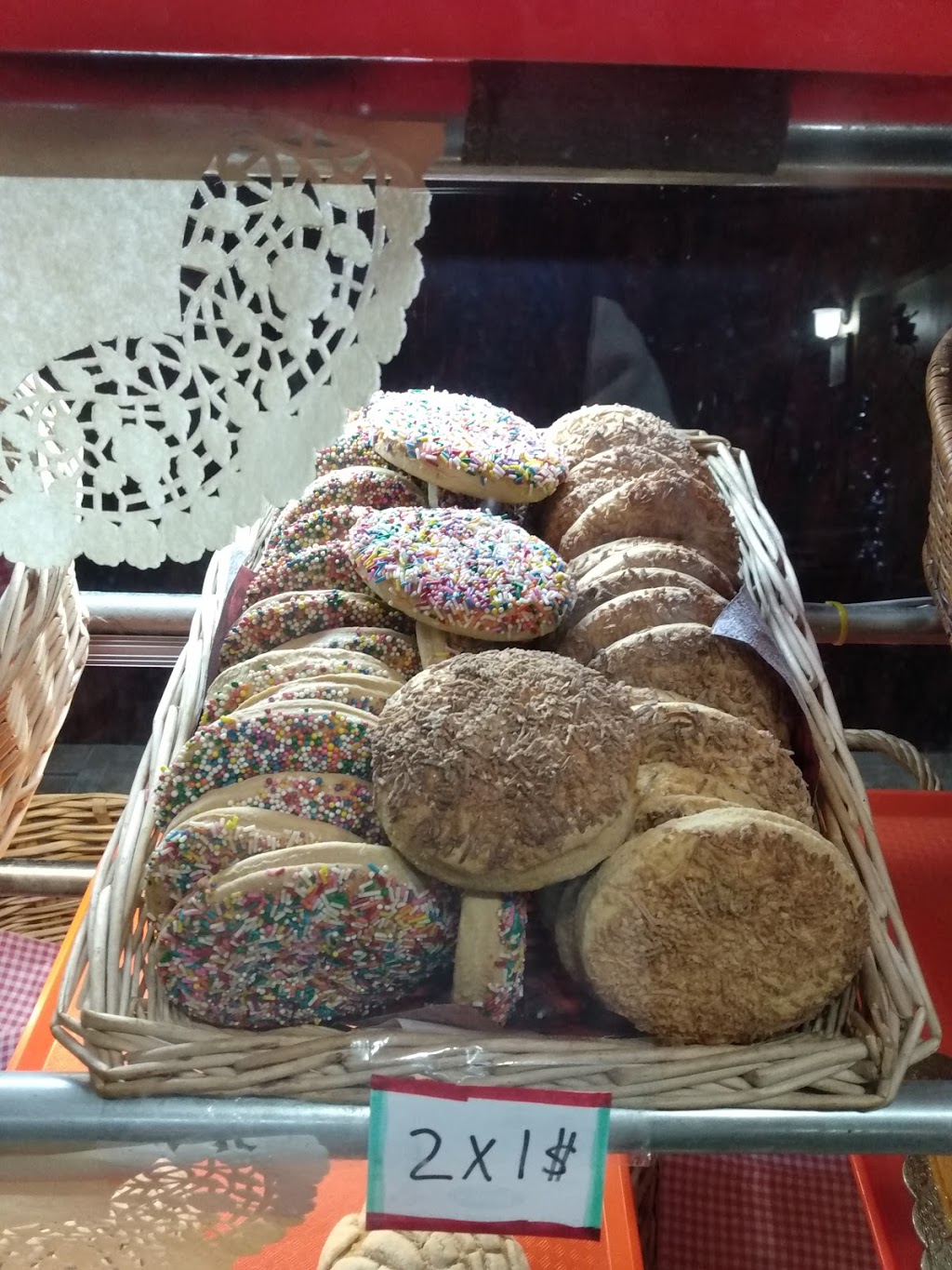 PANADERIA MEXICANA SARAI | 1365 Rue Beaubien E, Montréal, QC H2G 1B5, Canada | Phone: (514) 807-1294