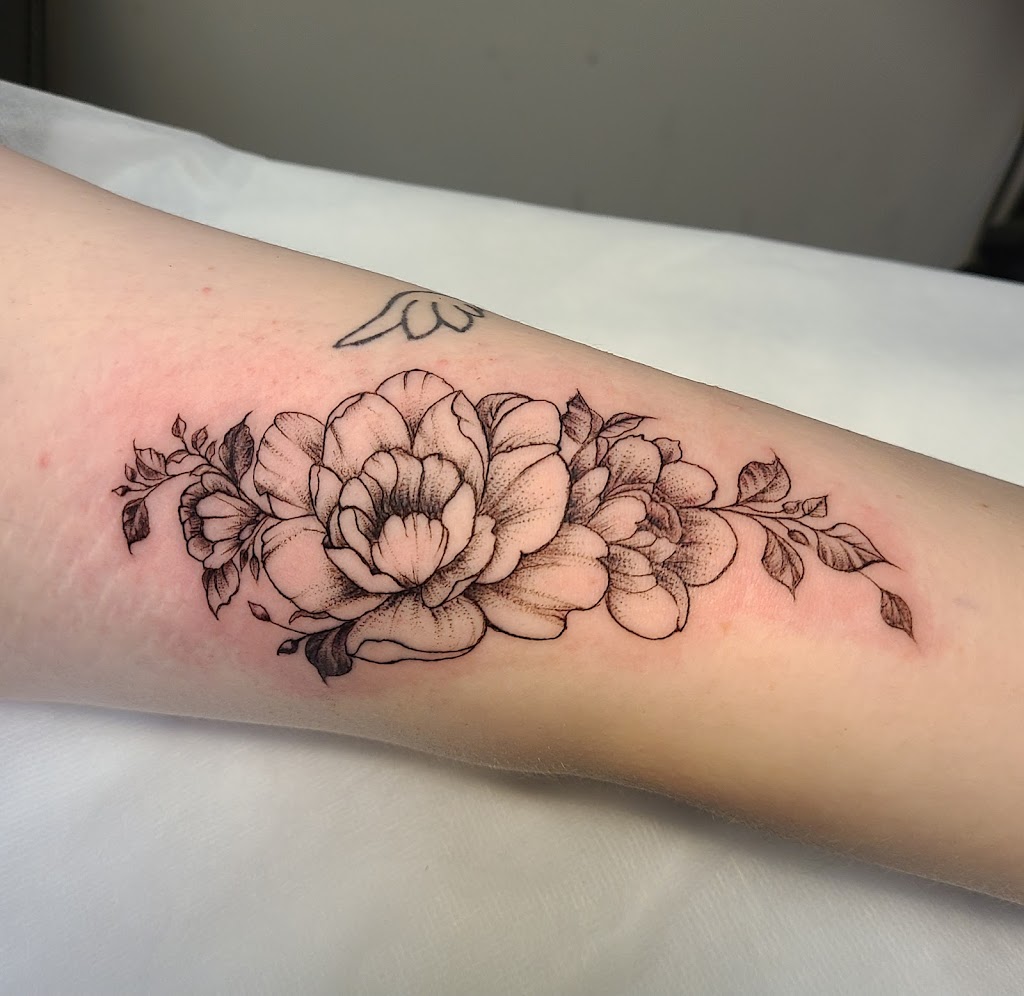 Montreal Tattoo Studio Owl Experienced master Equipped shop | 67 Westminster North, Montréal-Ouest, QC H4X 1Y8, Canada | Phone: (514) 815-3727