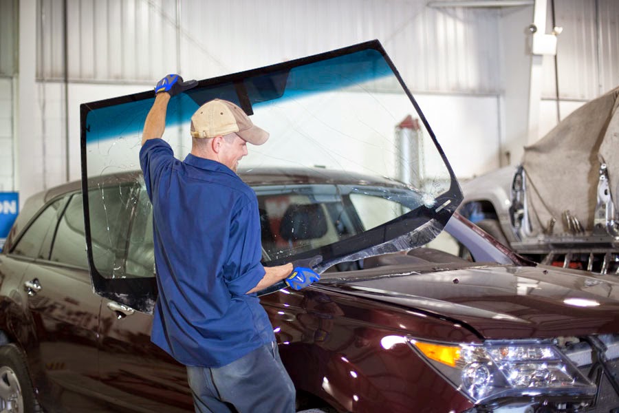 Zenetec Collision Repair Centre - Tiffin | 247 Tiffin St, Barrie, ON L4N 2N3, Canada | Phone: (705) 737-1988