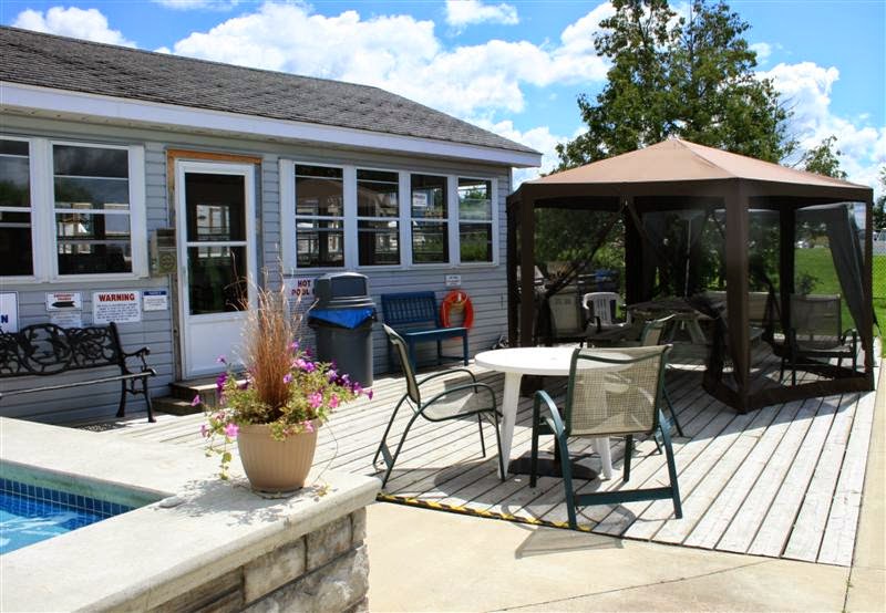 Hurst Marina | 2726 River Rd, Manotick, ON K4M 1B4, Canada | Phone: (613) 692-1234