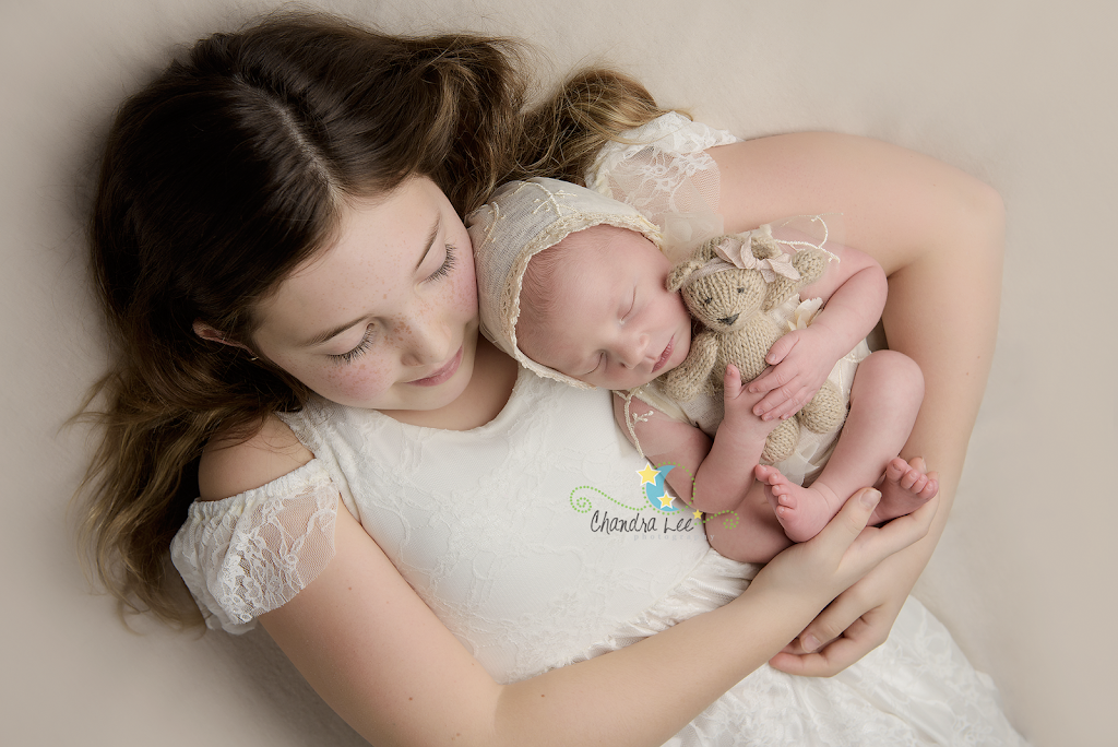 Newborn Photography by Chandra Lee Photography | 225 Millburn Dr, Bowmanville, ON L1C 5M1, Canada | Phone: (905) 449-2200