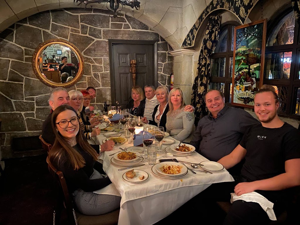 Restaurant Villa DEste | 7b Rue St Georges, Saint-Jérôme, QC J7Z 4Z1, Canada | Phone: (450) 431-1440