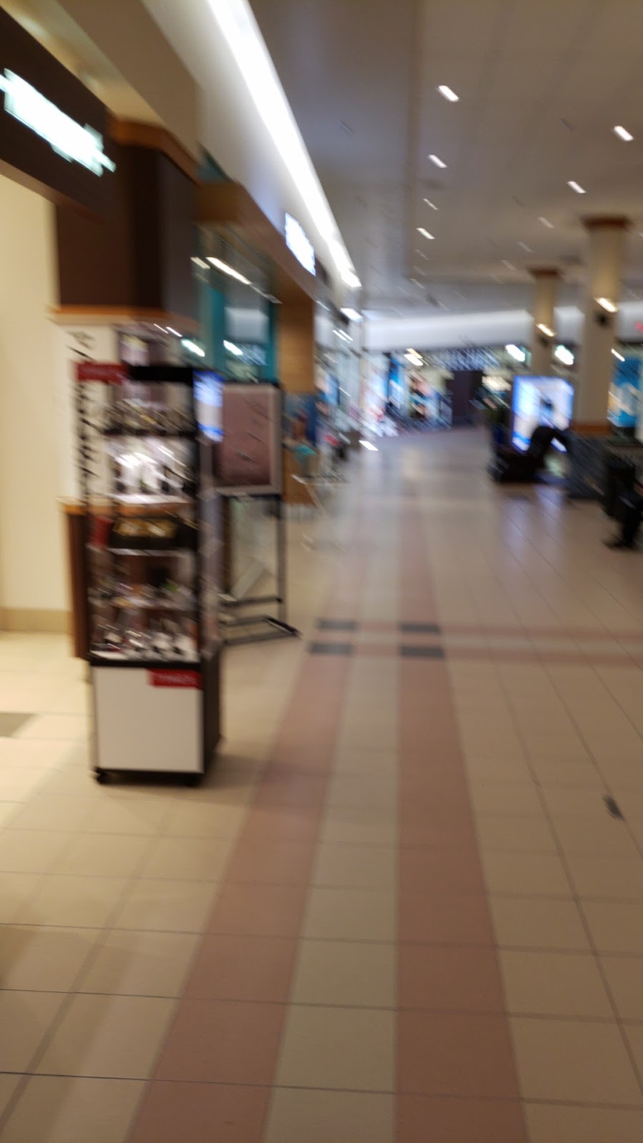 Carrefour Saint-Georges | 8585 Boulevard Lacroix, Saint-Georges, QC G5Y 5L6, Canada | Phone: (418) 228-1513