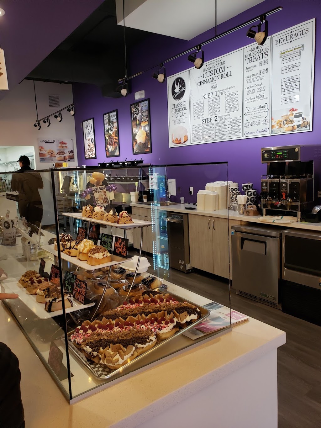 Cinnaholic | 10075 109 St NW, Edmonton, AB T5J 0J7, Canada | Phone: (587) 521-2111